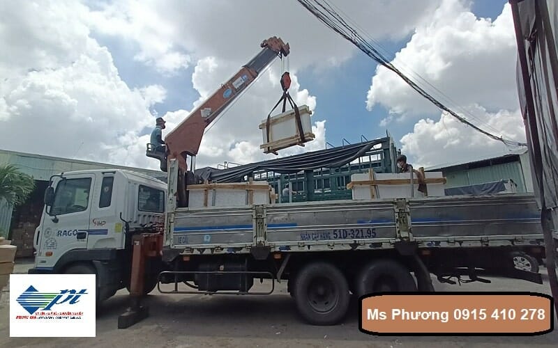 Chành xe chở hàng Bắc Ninh có đầy đủ phương tiện hỗ trợ nâng hạ hàng 
